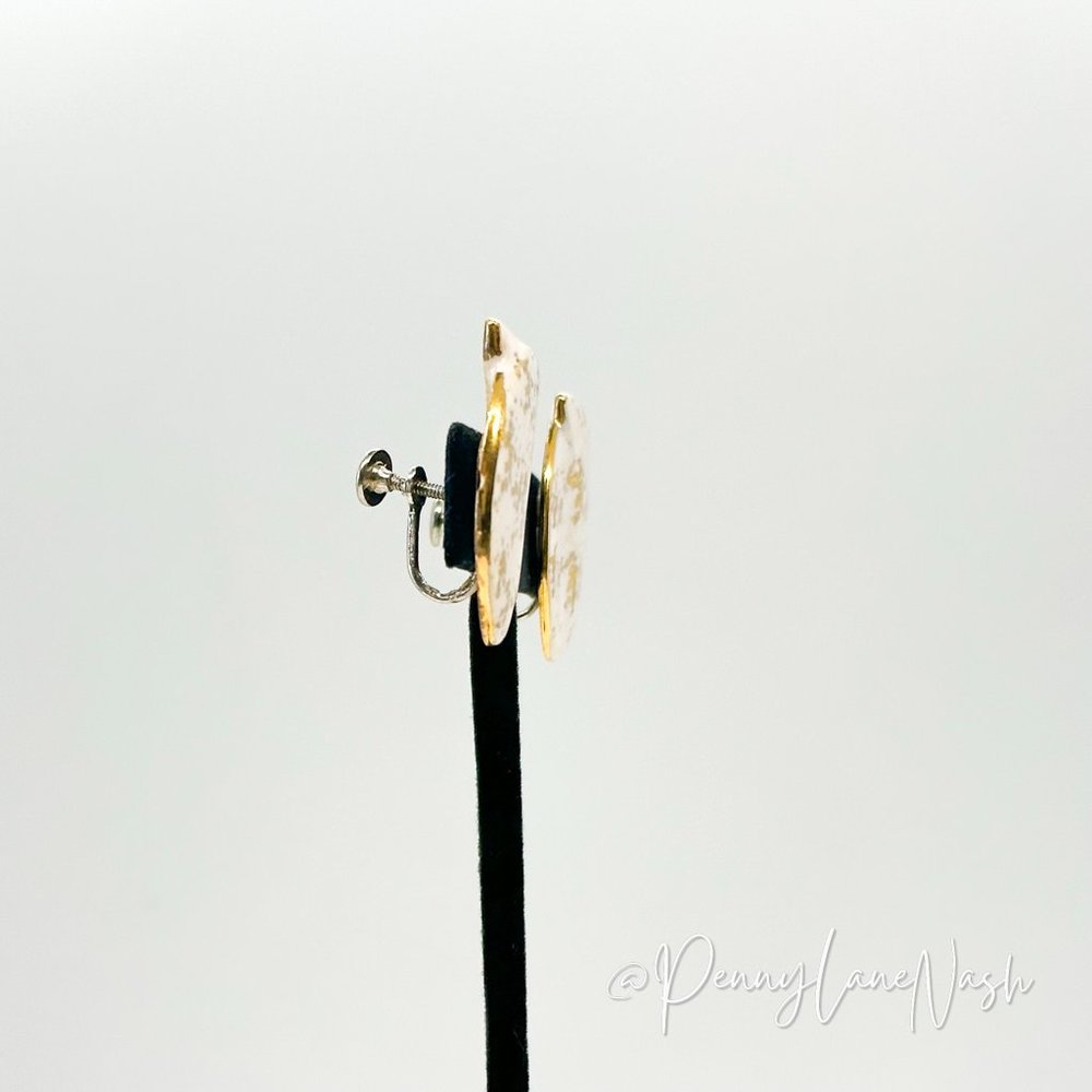 Vintage White Speckled Glass Plate Earrings - Picture 4 of 7